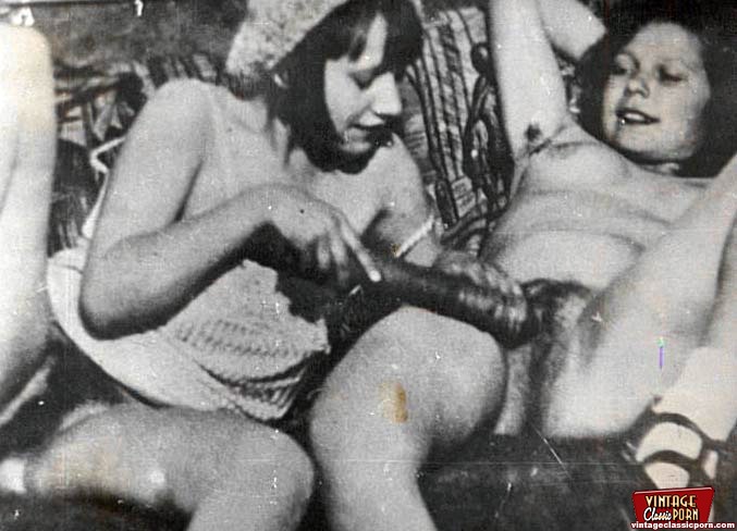 vintage girls picture vintage lesbians with wood dildo