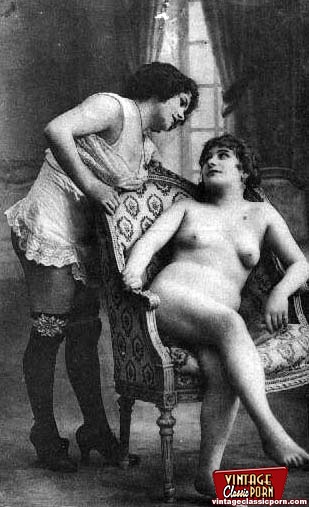 vintage pics in vintage lesbian nude chicks pose in twenties