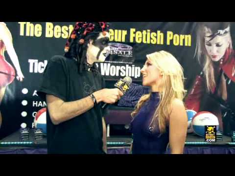 vj talks with star ashley fires at adult entertainment expo las vegas