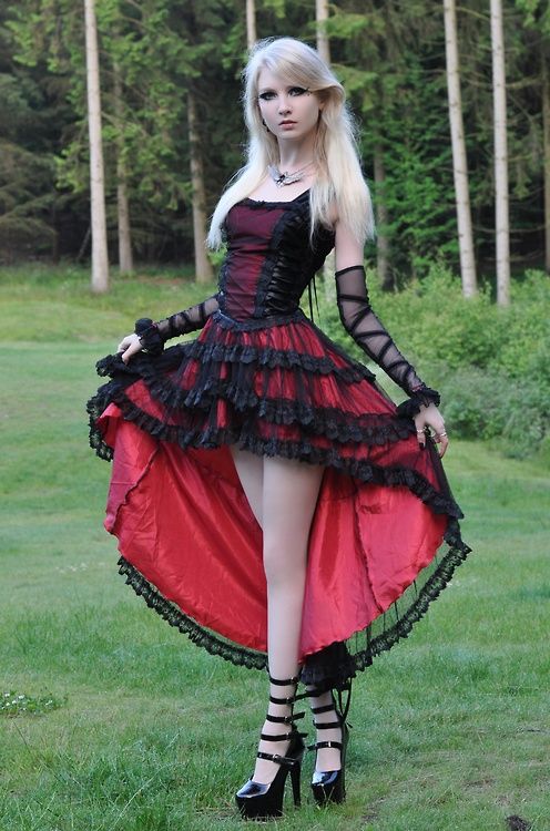 wow just wow gothic ruffles and goth girls 1